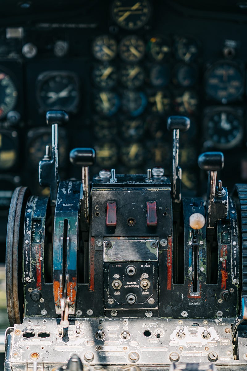 Control dashboard in a cockpit